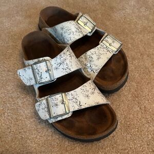 Papillio by Birkenstock white floral Arizona’s